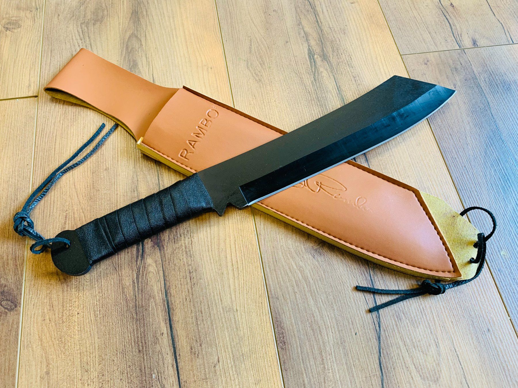 Accessori: RAMBO Machete BLACK Tactical Messer 43cm – Nuovo e nell'imballaggio originale da Bergdietikon venduto da shopAgent 5
