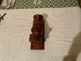 Antike Kaffeemühle aus Holz, Wandmodell, Vintage Deko