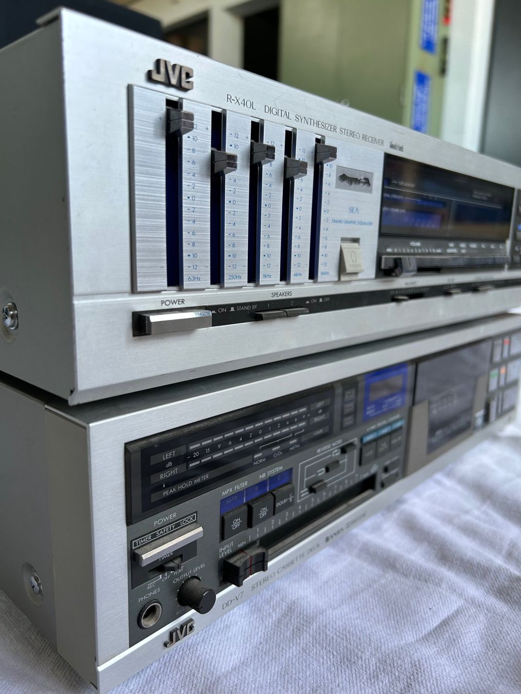 JVC Ricevitori: JVC Stereo Receiver & Stereo Cassette Deck – Usato da Titterten venduto da Ameanrio 1