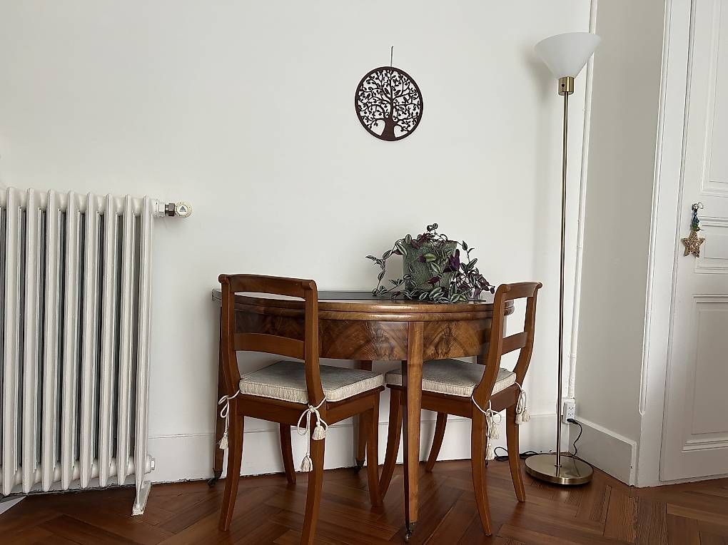 Set di tavolo e panche: Table demi-lune et 2 chaises assorties – Usato da Lausanne venduto da eve_p7z6 2