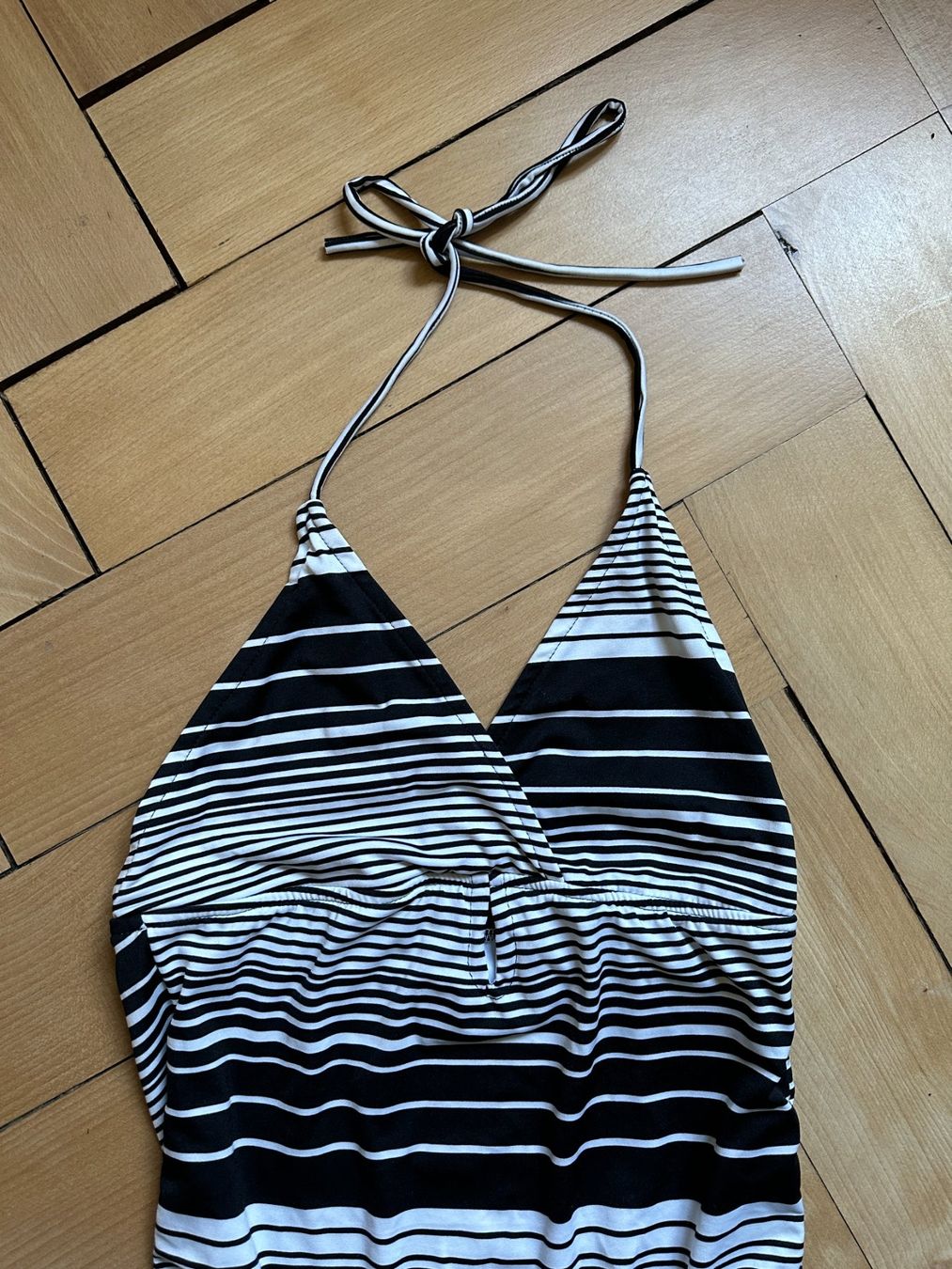 Maillots de bain & Bikinis: Badeanzug schwarz-weiss gestreift - M – D'occasion à Zürich par Diazaio 1