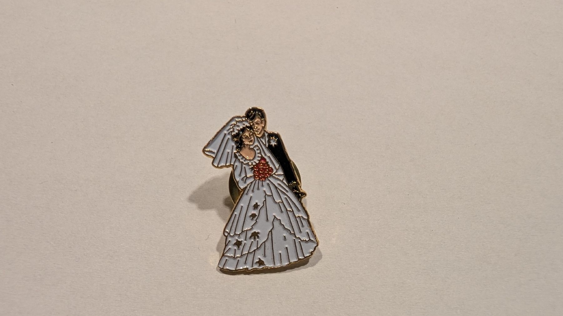 Plaketten & Abzeichen: Pin Hochzeitspaar Brautpaar – Gebraucht aus Olten von NicoOnline