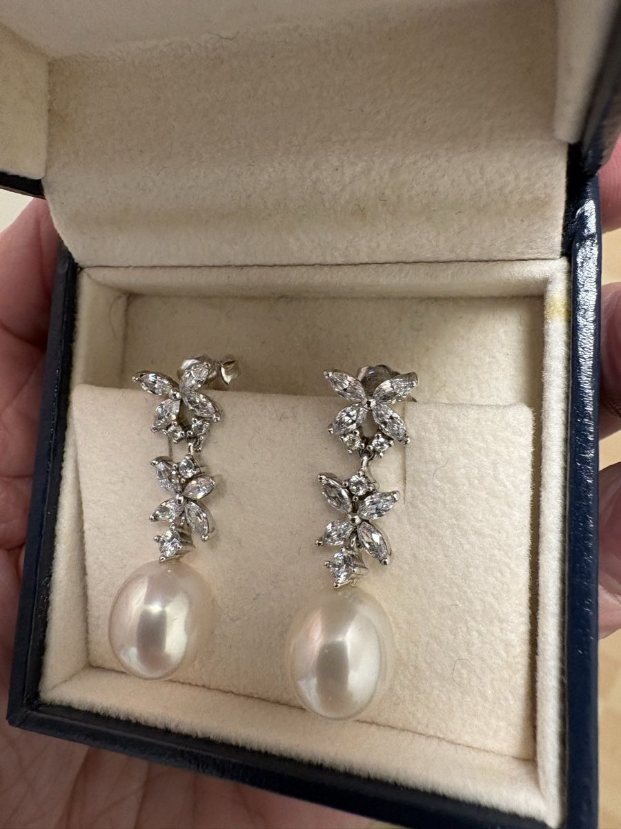 Boucles d'oreille: Ohrhänger mit Perle und Zirkonia – Neuf (Voir description) à Härkingen par sus_y7s8