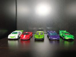 5 hotwheels autos