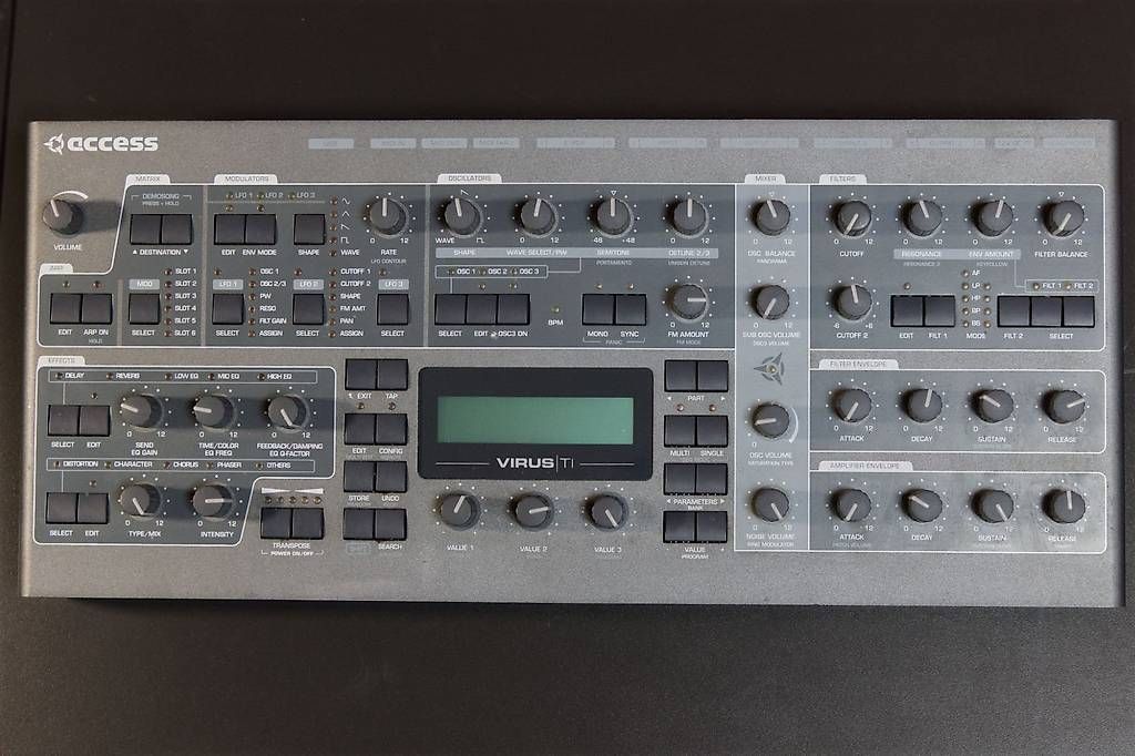 Strumenti musicali: Virus TI 2 Desktop – Usato da Davesco-Soragno venduto da nicolomariani