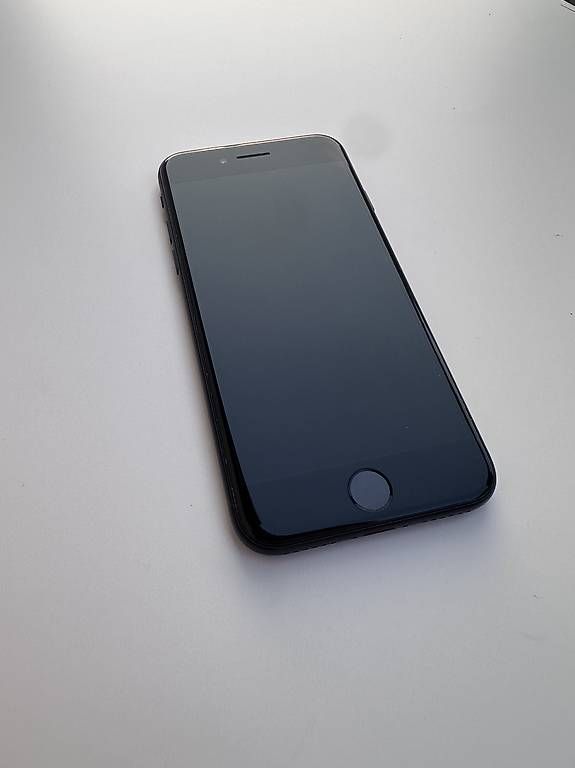 Telefoni cellulari / Smartphones: Iphone SE 2020 128gb – Usato da Murzelen venduto da Dextramcerebri
