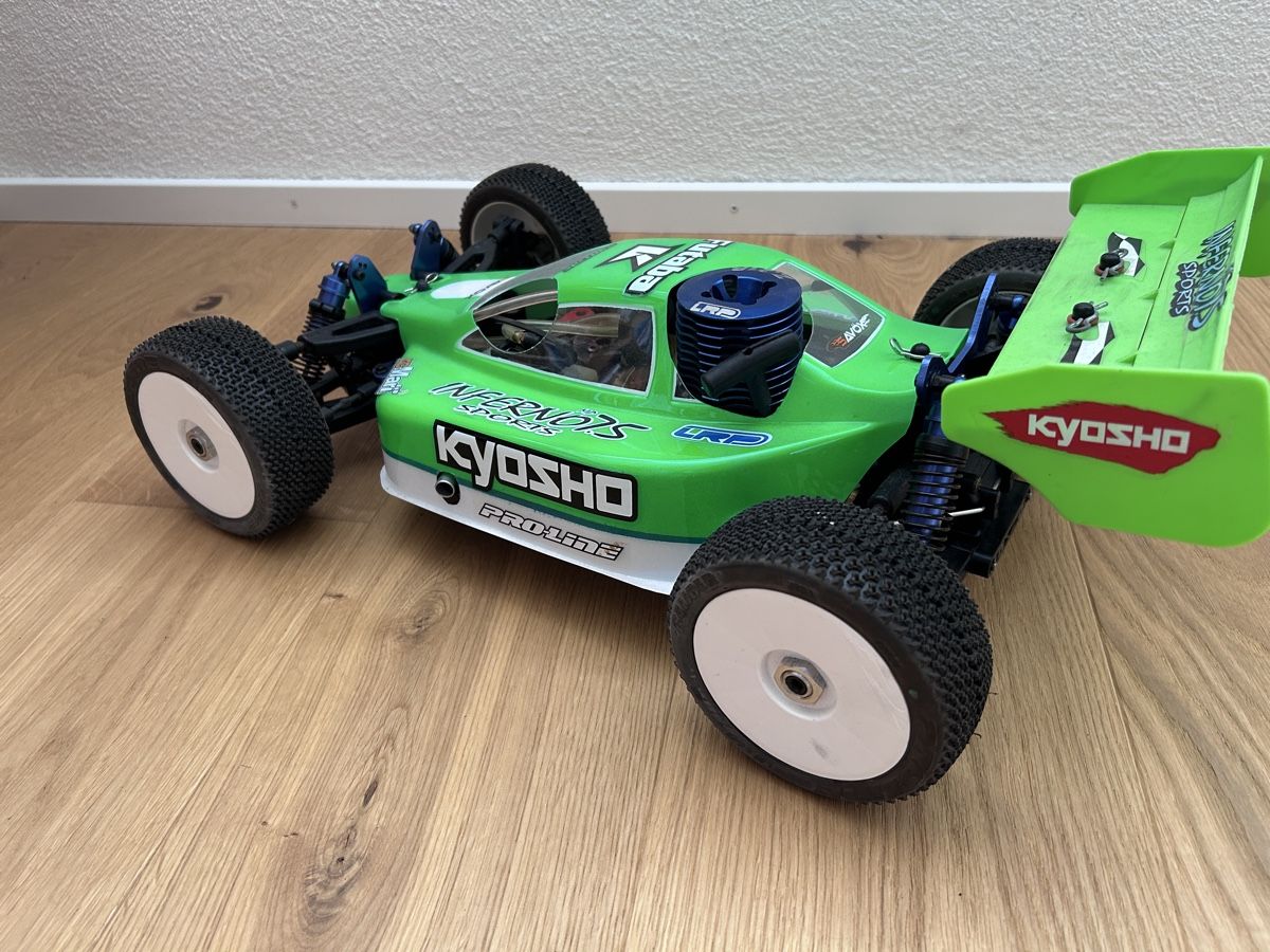 Kyosho Modellismo RC: Kyosho MP7.5 1/8 Nitro buggy – Usato da Kestenholz venduto da ask_9wxb 1