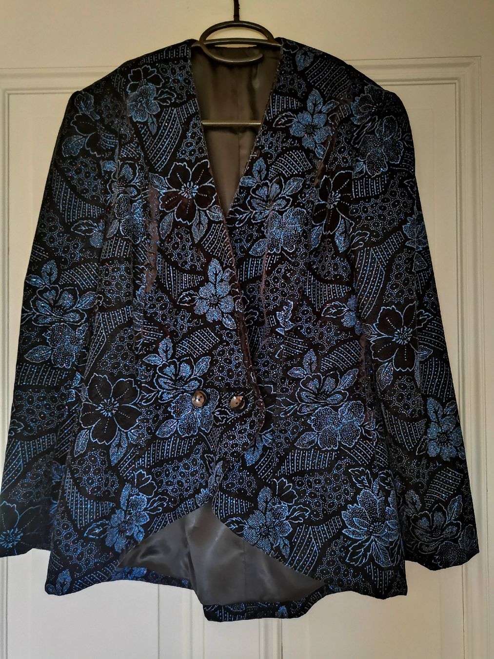 Giacche: Handgefertigter, festlicher Blazer – Usato da Uerikon venduto da pink_flamingo