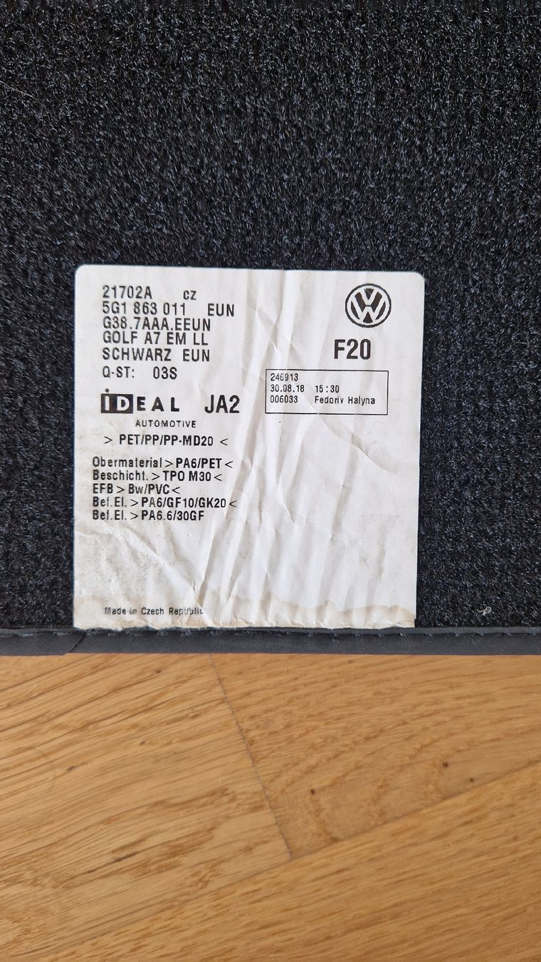 VW Tapis / Bacs: VW Golf 7 GTI Teppiche – D'occasion à Herisau par plusgrad 1