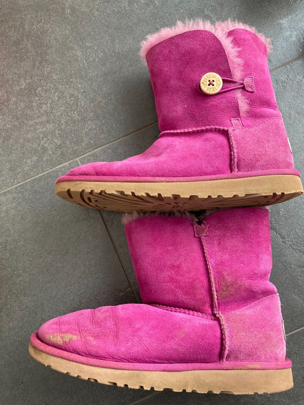 Ugg Scarpe per ragazze: UGG STIEFEL Mädchen – Usato da Pratteln venduto da Miki_ 1