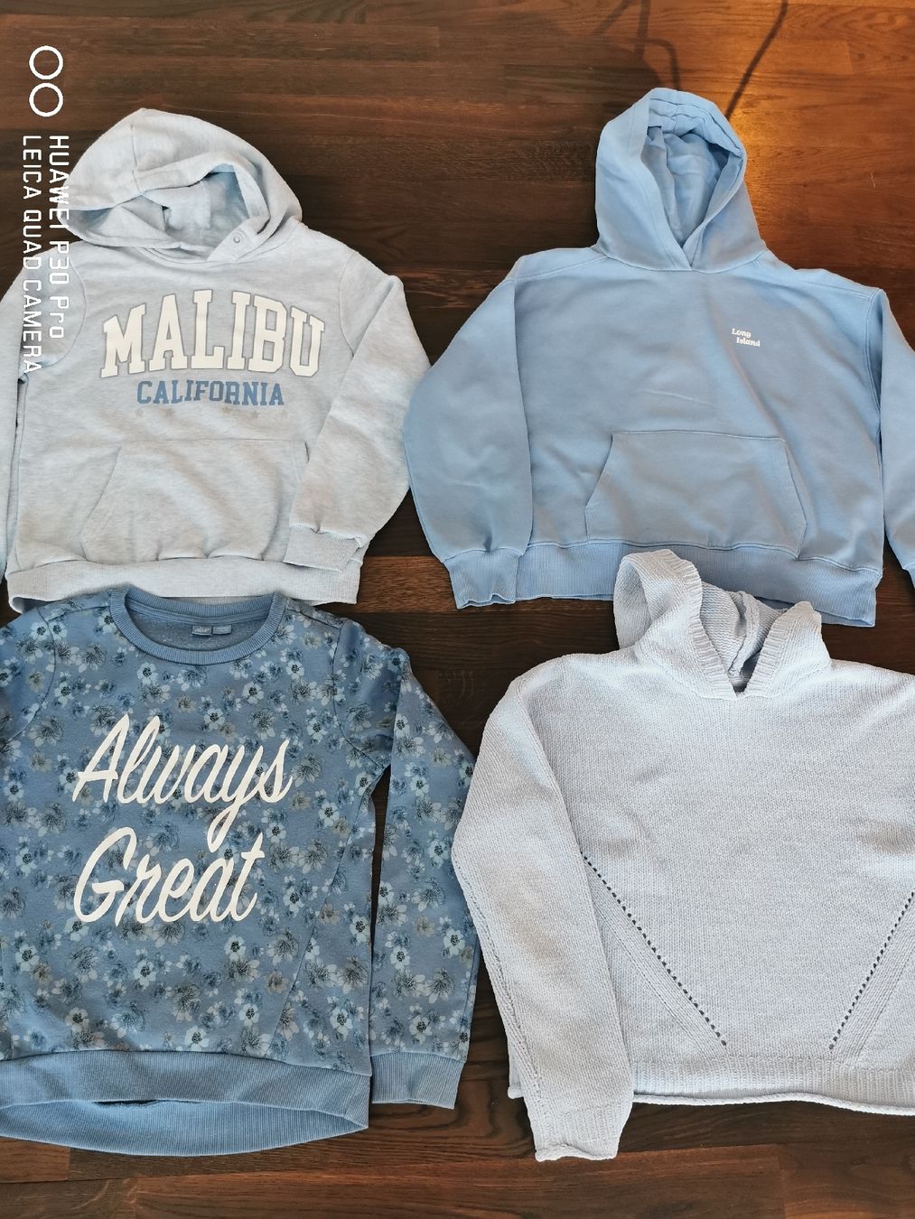 Lotti & Set di vestiti: HERBST 4-SET HOODIE/PULLOVER/SWEATER HELLBLAU GR 146, BLAU – Usato da Erlenbach ZH venduto da alisamilana 1