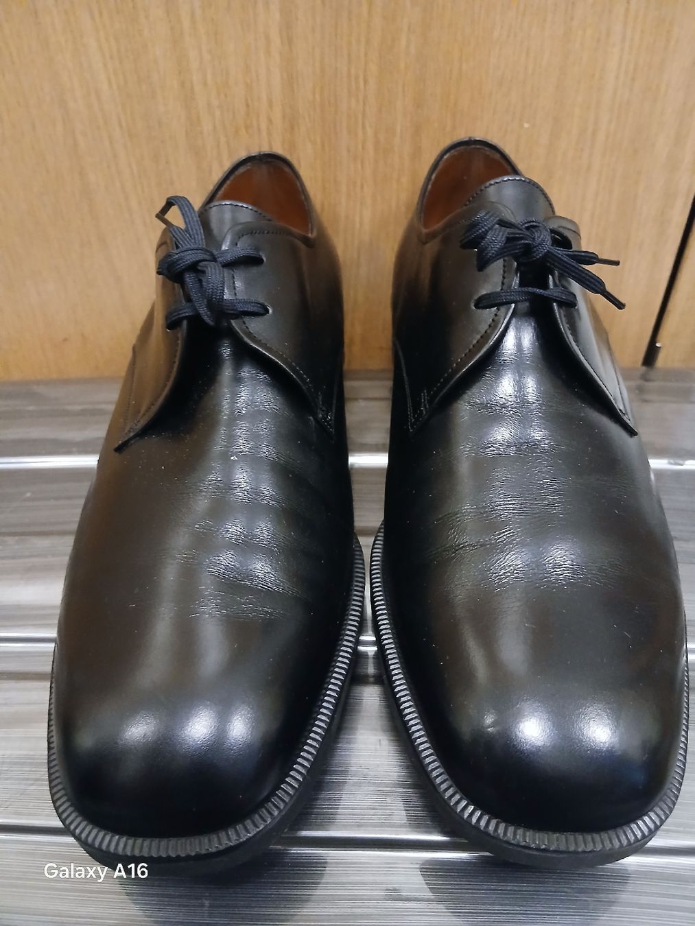 Bally Herrenschuhe: Chaussures en cuir de la marque Bally Suisse, Gr 9 E – Neu (gemäss Beschreibung) aus Genève von Martinbng