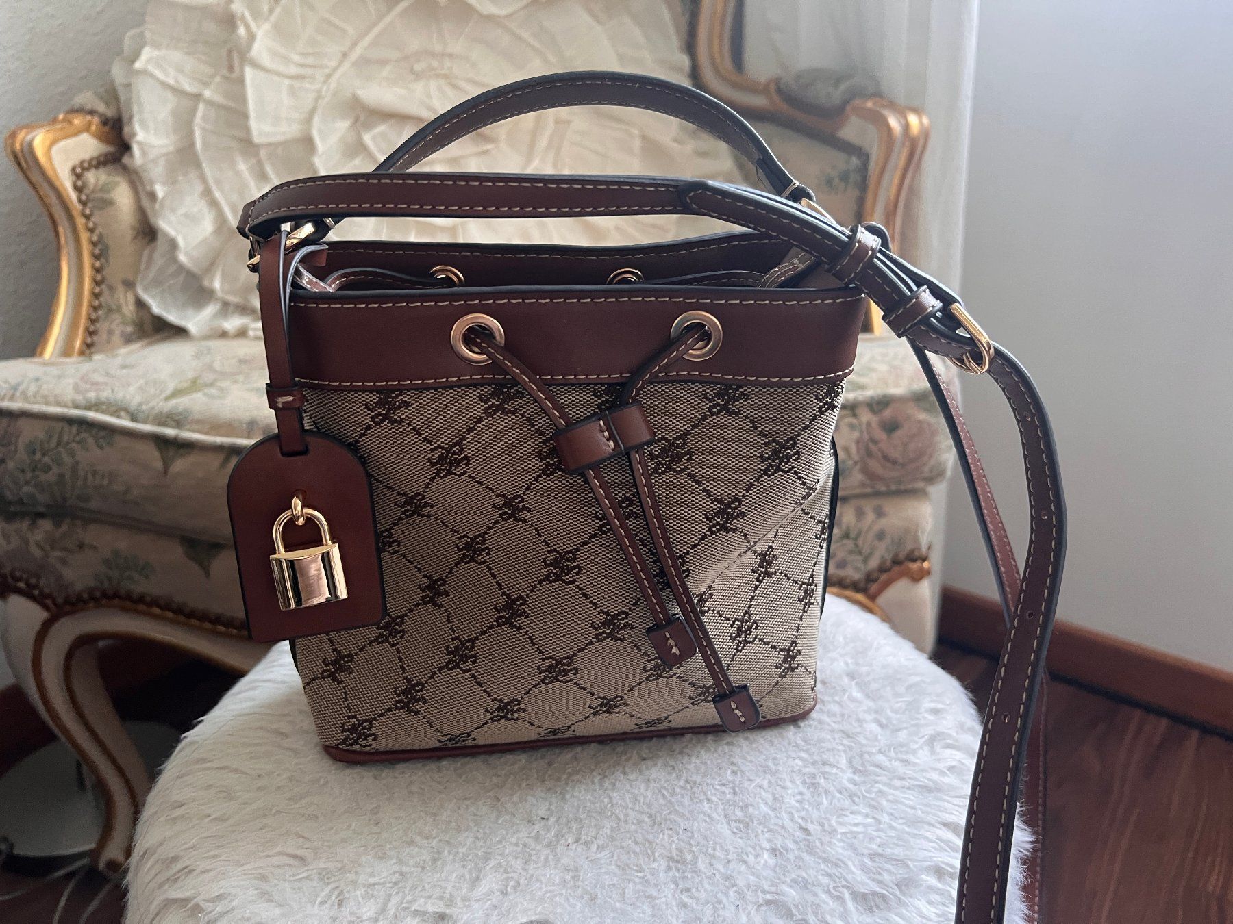 Mango Sacs femmes: Crossbody Tasche – Neuf (Voir description) à Adligenswil par Fabim2006
