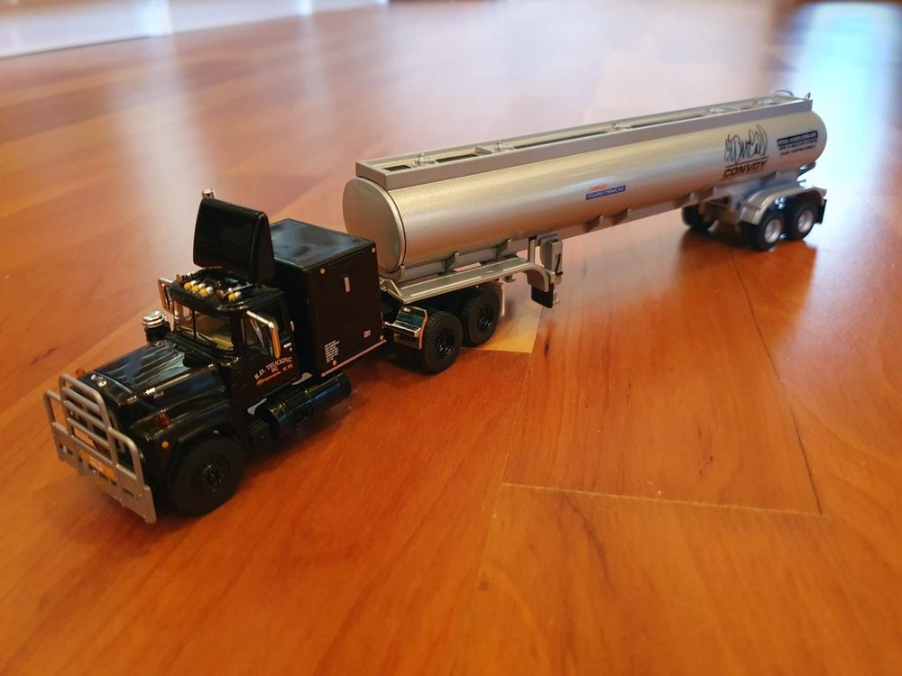 Mack Truck Convoy 1:64 | Kaufen auf Ricardo