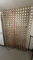 Grosses Weinregal aus Holz und Metall guter Zustand