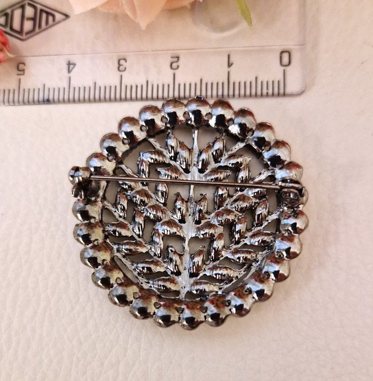 broche 50, style vintage, art deco/ neue Brosche Kaufen auf Ricardo
