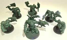 Warhammer 40k Ork Waaagh Boss in Begleitung