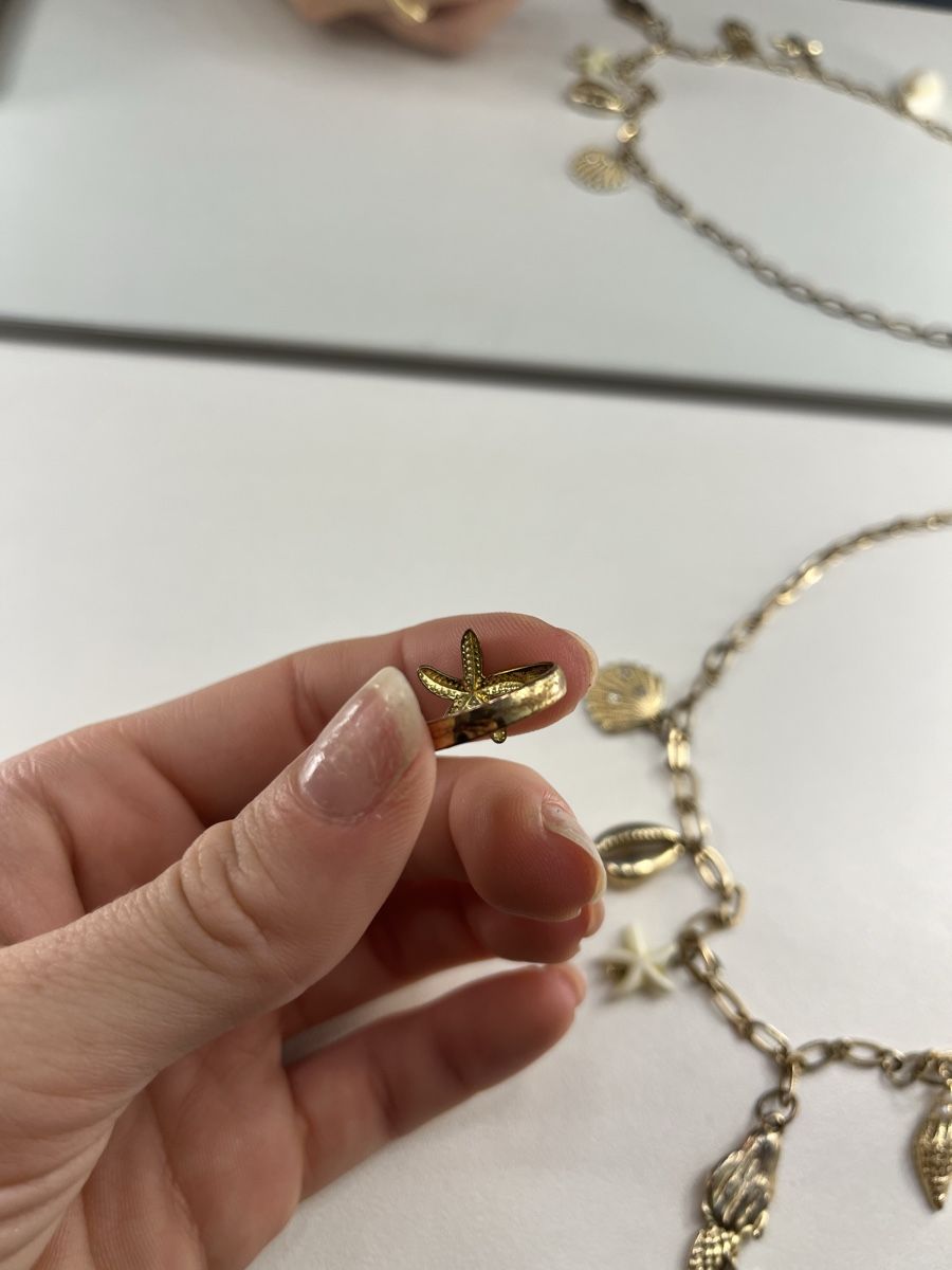 Altri gioielli: Beach Vibes Mermaid & Seashell Charm Necklace & Ring Set – Usato da Zürich venduto da Isabella123 7