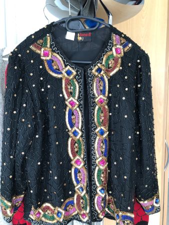 Sona li Blazer mit Perlen und Pailletten