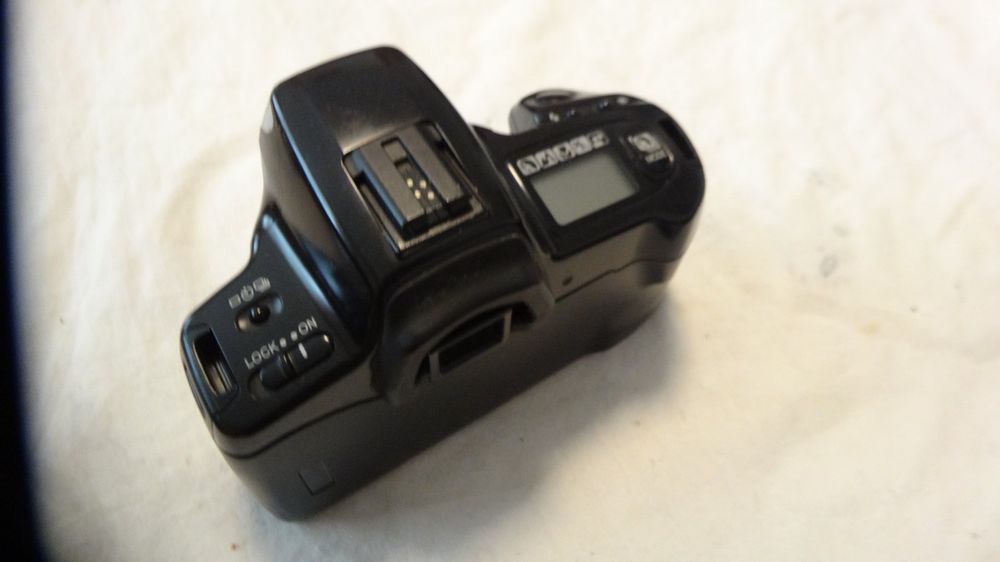 Minolta Fotocamera: MINOLTA DYNAX 300si SPI REF AF FILM KAERA.NUR GEHAUSE.LÄÜFT – Usato da zürich venduto da ahmad01 1