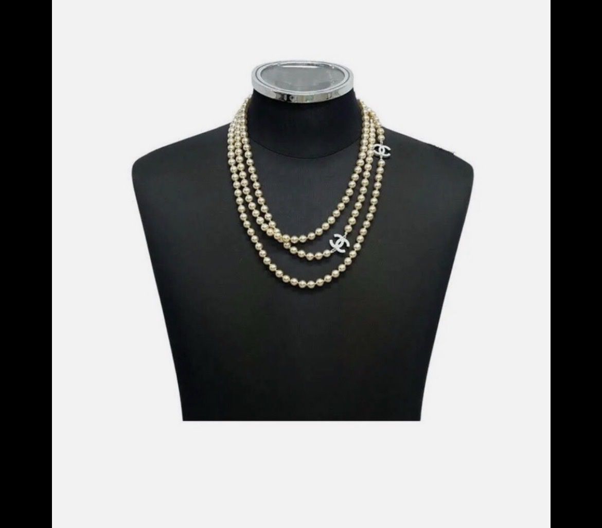 Chanel Catenine: Chanel Perlen Halskette 10v classic – Usato da Bonstetten venduto da Dargslan 3