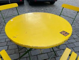 Vintage Bistro Tisch mit Stühlen