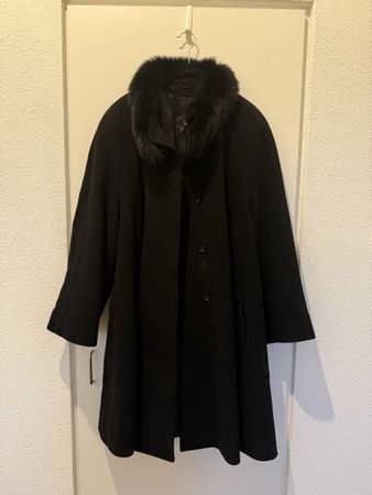 Bauer - pour femme // Mantel mit Echtpelz // Gr. 44