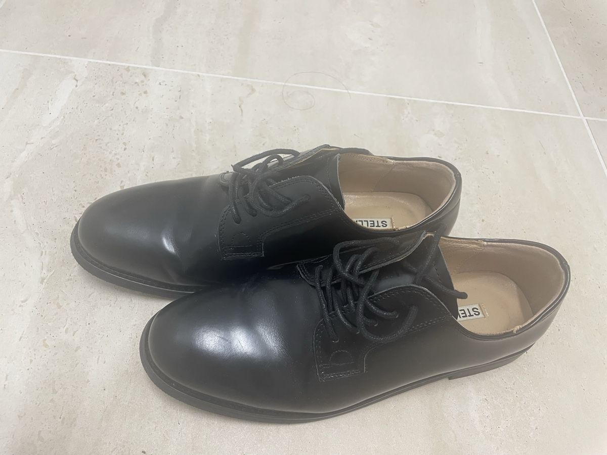 Damenschuhe: Lederschuhe 37 schwarz  – Gebraucht aus uster von 2017c