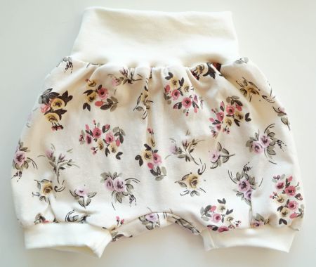 Kurze Pumphose mit Blumen  80/86 - NEU