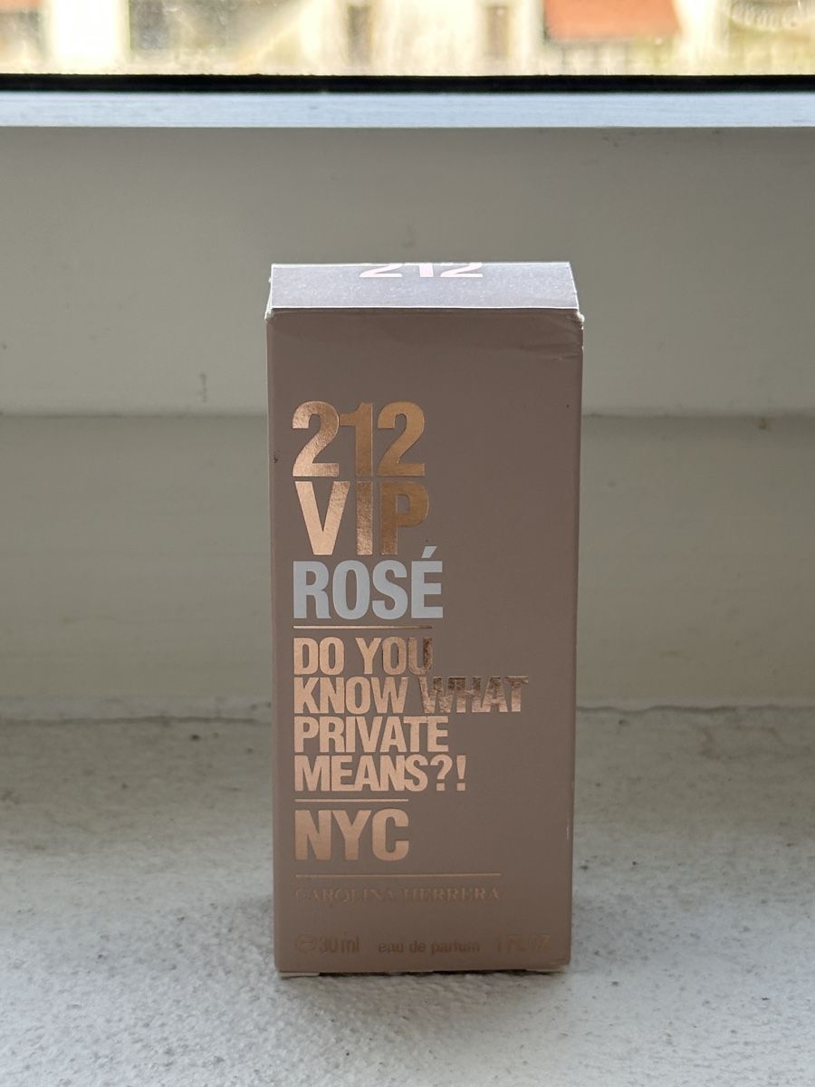 Carolina Herrera Profumi & Eau de Toilette: Carolina Herrera 212 VIP Rosé EdP 30ml – Usato da Zürich venduto da inpartestres 2