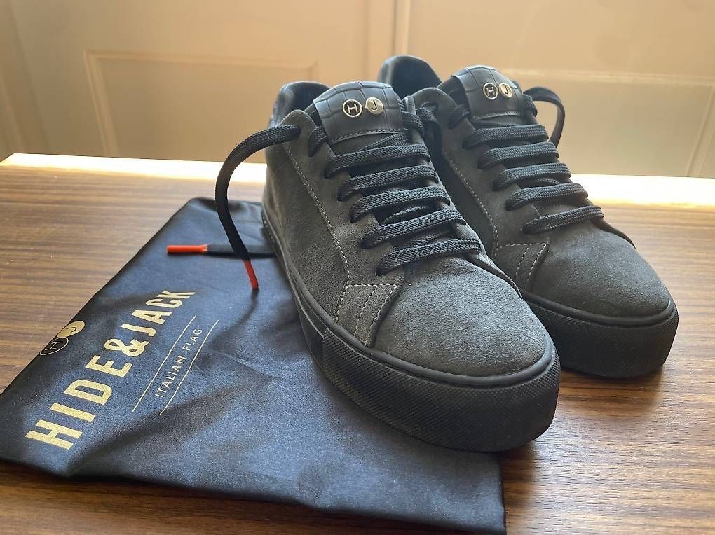 Chaussures femmes: Neue Sneaker, Grösse 39 – Neuf avec emballage d'origine à Lungern par Blauhausfrau