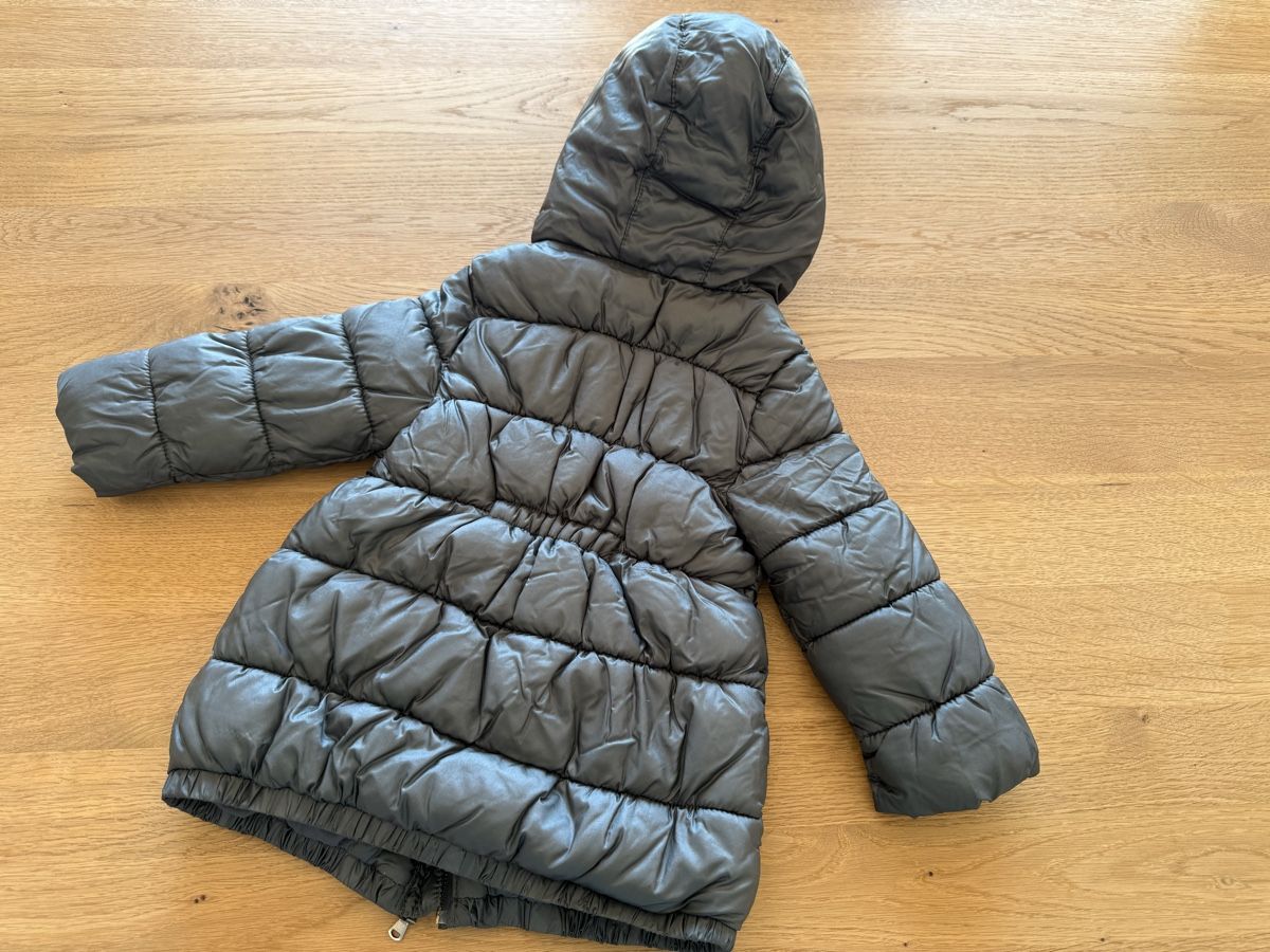 Benetton Vestes & Manteaux: Winterjacke Benetton Grösse 1Y – D'occasion à Goldswil par Fisel 1