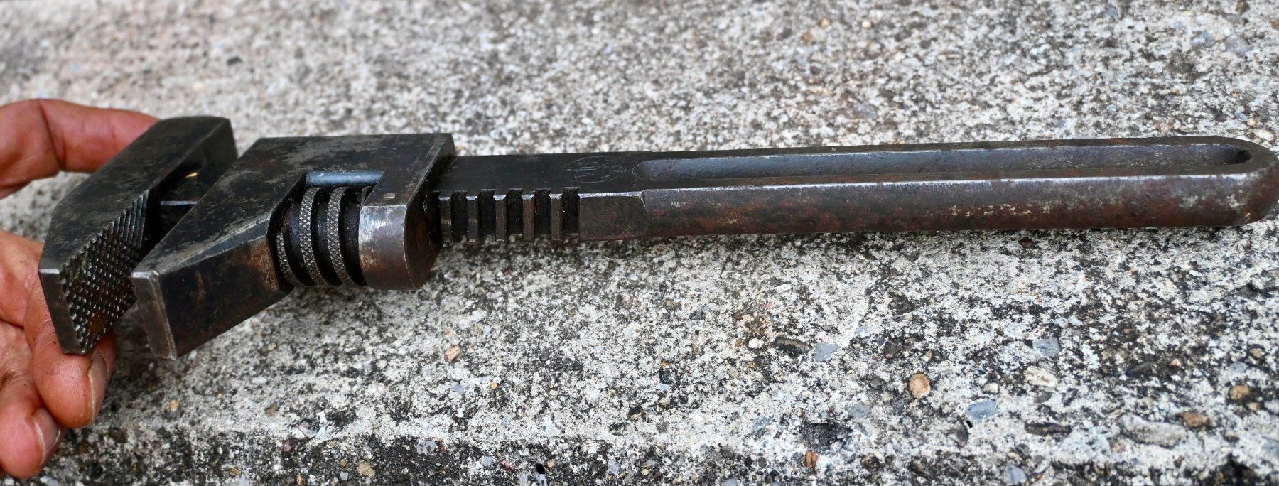 Alle Werkzeuge: solider alter Rollgabelschlüssel VGB Länge 28cm – Gebraucht aus Pfaffhausen von mono_rec 6