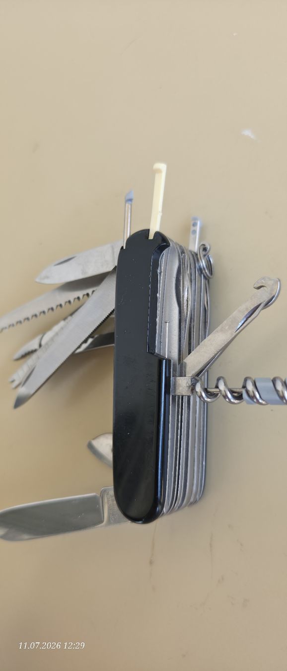 Victorinox Taschenmesser: Viktorinox – Gebraucht aus Utzenstorf von Neukomm23 1