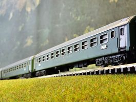 Minitrix __ 8 tlg. int. SBB Schnellzug mit DSG Speisewagen N