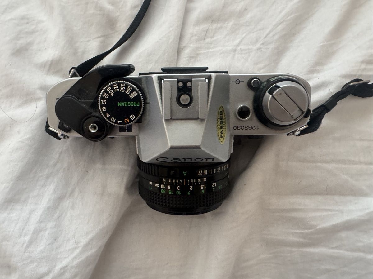 Canon Kamera: Canon AE-1 Analogkamera – Gebraucht aus Disentis/Mustér von uhhhsimon 1