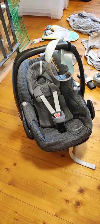 Maxi-Cosi Seggiolini per auto: MAXI COSI 0-13kg ohne Basisstation inkl. Zubehör – Usato da Knonau venduto da mo87