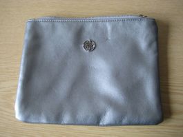 Silberne Handtasche