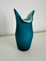 Vase Italien Kunstglas türkis weiss satiniert