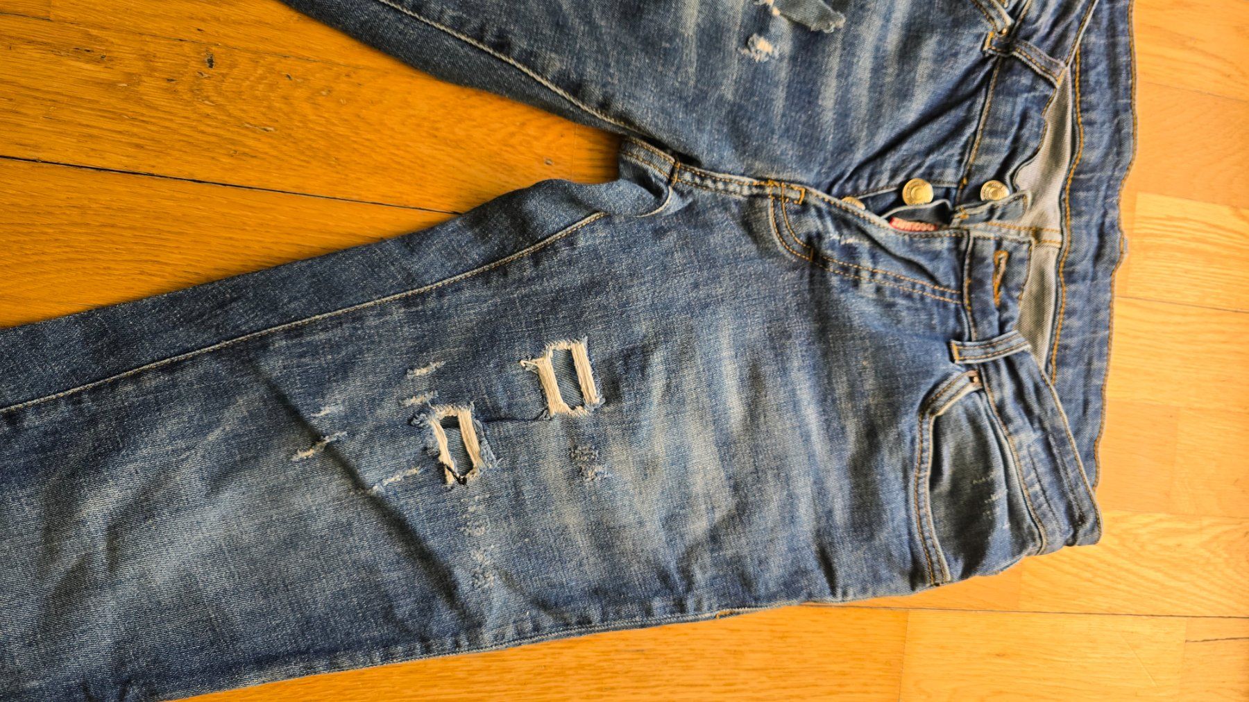 Dsquared2 Jeans: Dsquared2 Jeans – Gebraucht aus Emmenbrücke von meu_2j8p 2