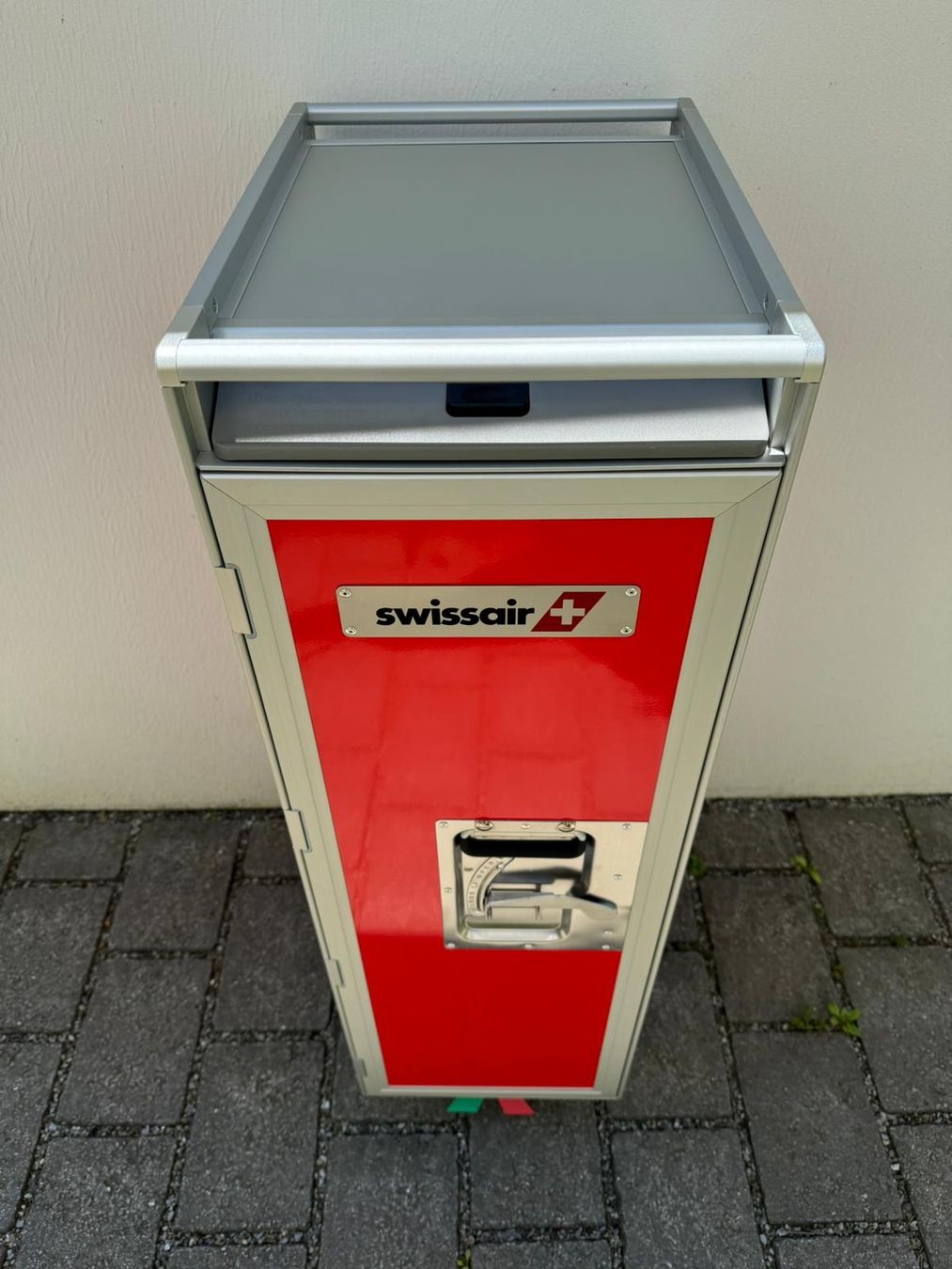 Swissair Altro in Aeronautica: Flugzeug Trolley NEU Swissair – Nuovo (secondo la descrizione) da Ostermundigen venduto da airline-trolley 1