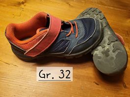 Turnschuhe, 32
