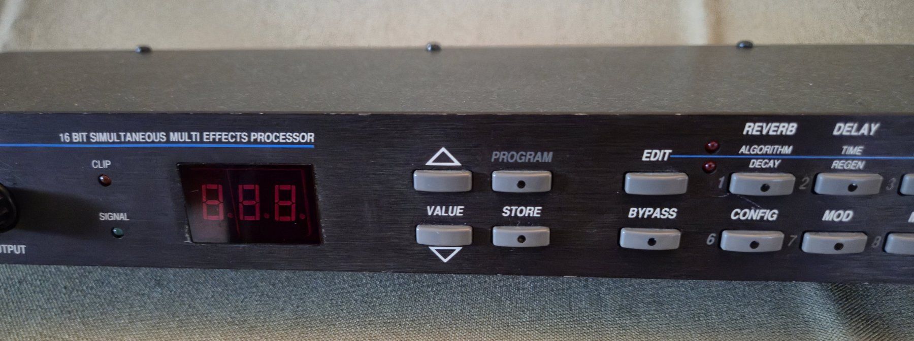Alesis Instruments de musique: Alesis MidiVerb III – D'occasion à Jona par brackets 2