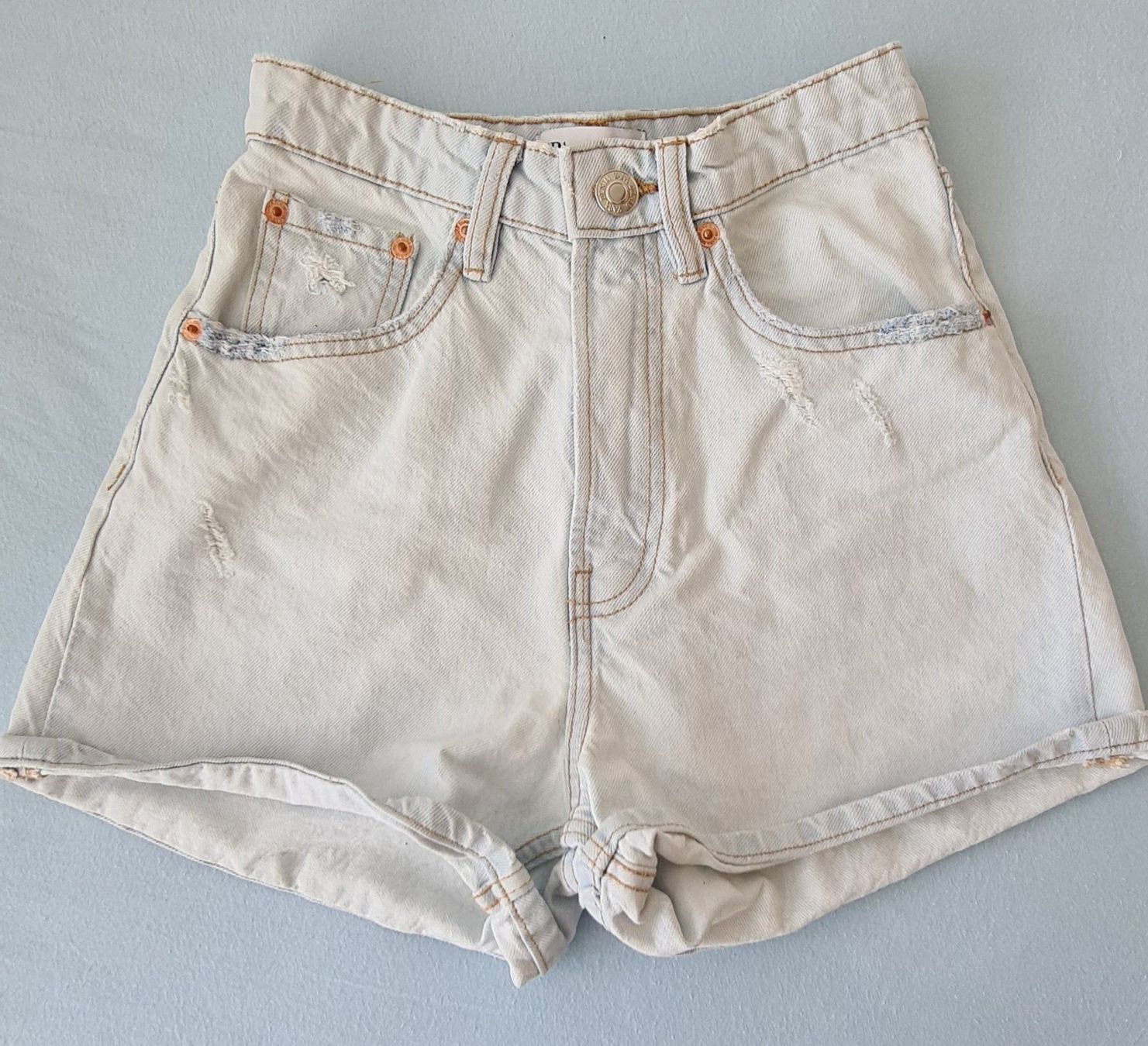 Zara Hosen: Minishort taille haute - taille 32 – Neu (gemäss Beschreibung) aus Genève von Saleena
