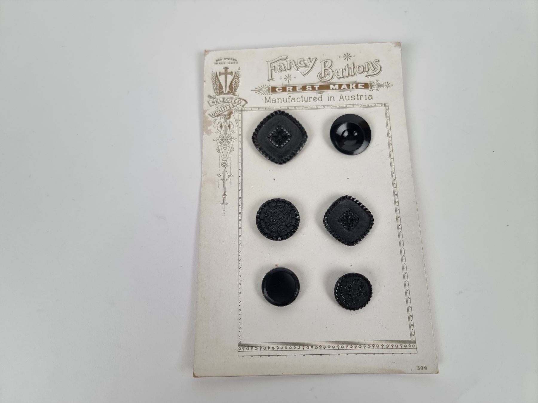 Bottoni: Knopfmusterkarte Fancy Buttons – Usato da Urtenen-Schönbühl venduto da Restwert_Schoenbuehl 2