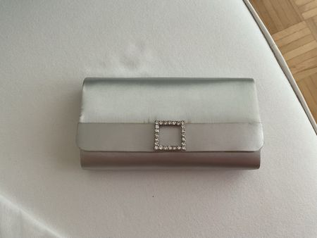 Abendtasche Clutch silber mit Strassbesatz neuwertig