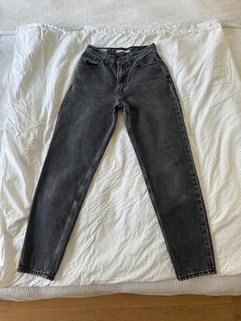 Levi’s Premium 80s Mom Jeans schwarz/grau