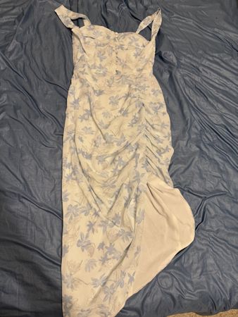 Sommerliches Blumenkleid in Pastellblau, Grösse M,neuwertig