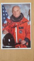 John Glenn, Original Autogramm auf Foto in Farbe