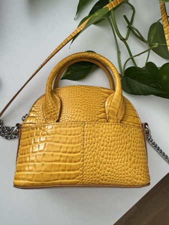 Gelbe Mini Tasche mit Kroko-Muster und Silberkette 💛 ZARA
